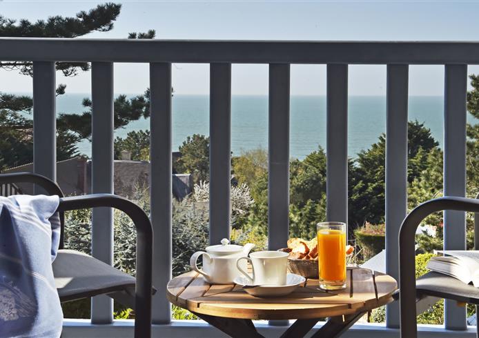 Breakfast with sea view, Hôtel Le Bellevue, Normandy - Bellevue Hotel