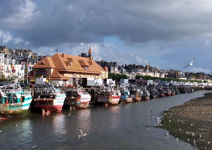 Trouville fishing port - Bellevue Hotel