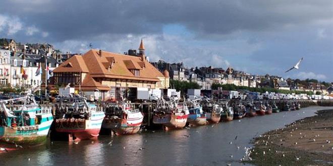 Trouville fishing port - Bellevue Hotel