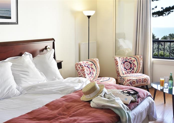 Large room with seaview - Bellevue Hotel