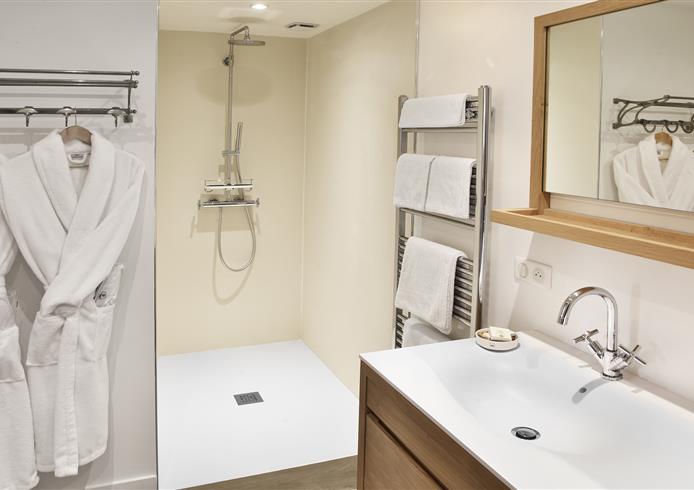 family suites, sea view, spacious   - Bellevue Hotel