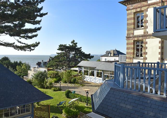 Hotel Restaurant Bellevue sea view Villerville Normandy - Bellevue Hotel