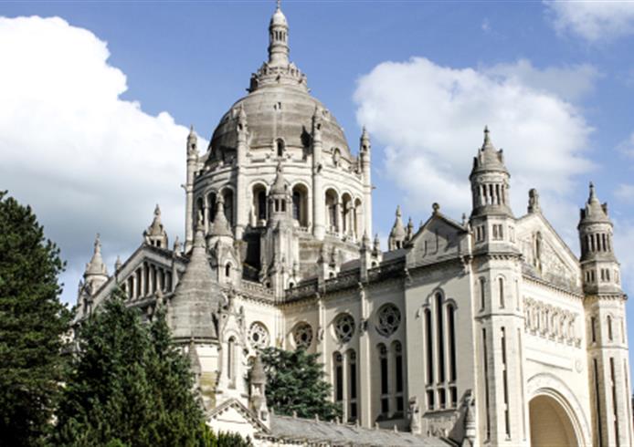 Basilica of Lisieux - Bellevue Hotel