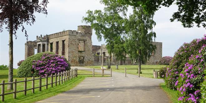 Natural park, ruins, panoramic view  - Bellevue Hotel